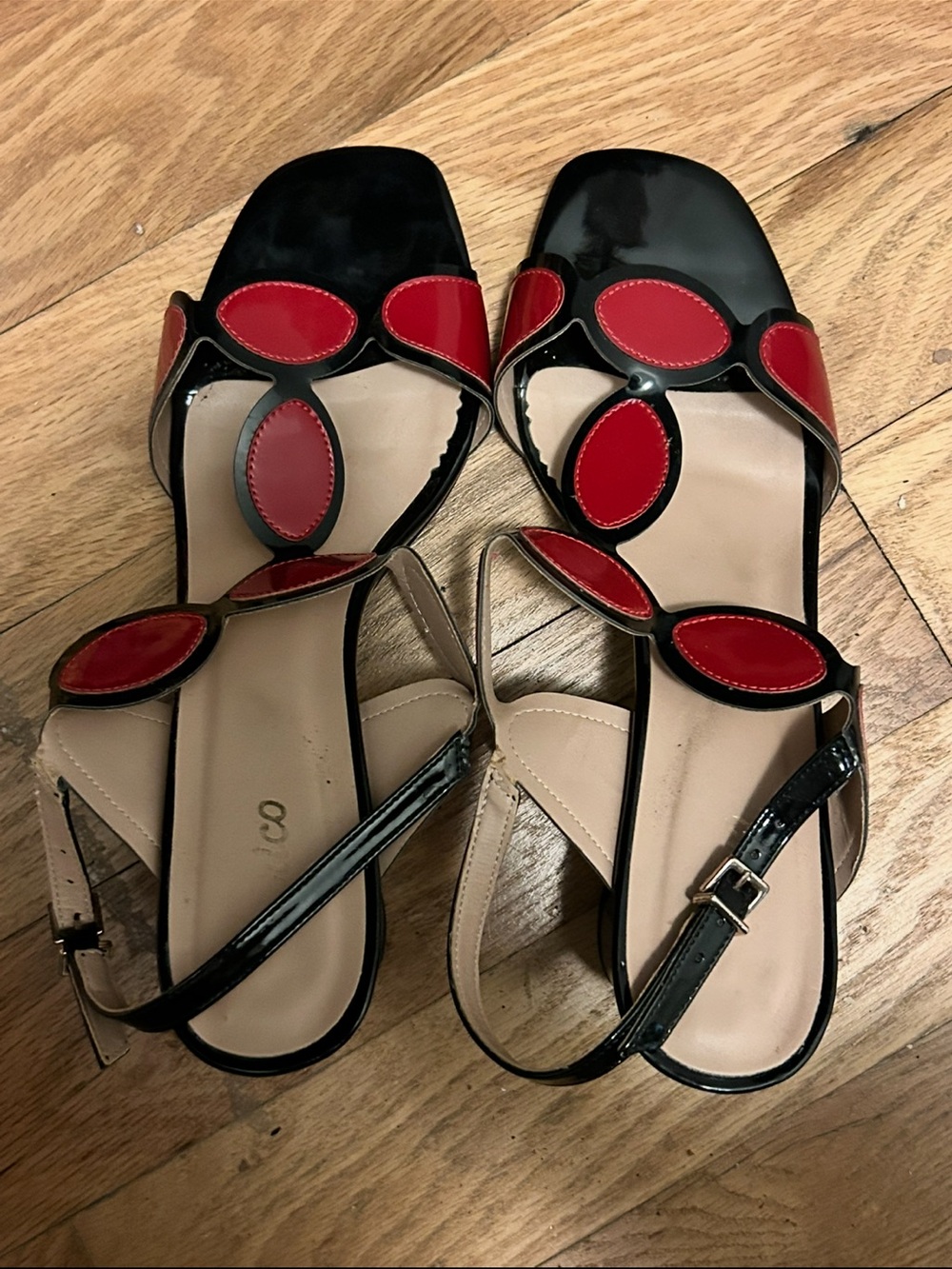 Women's Red and Black Heels • Eurico Max • US 13